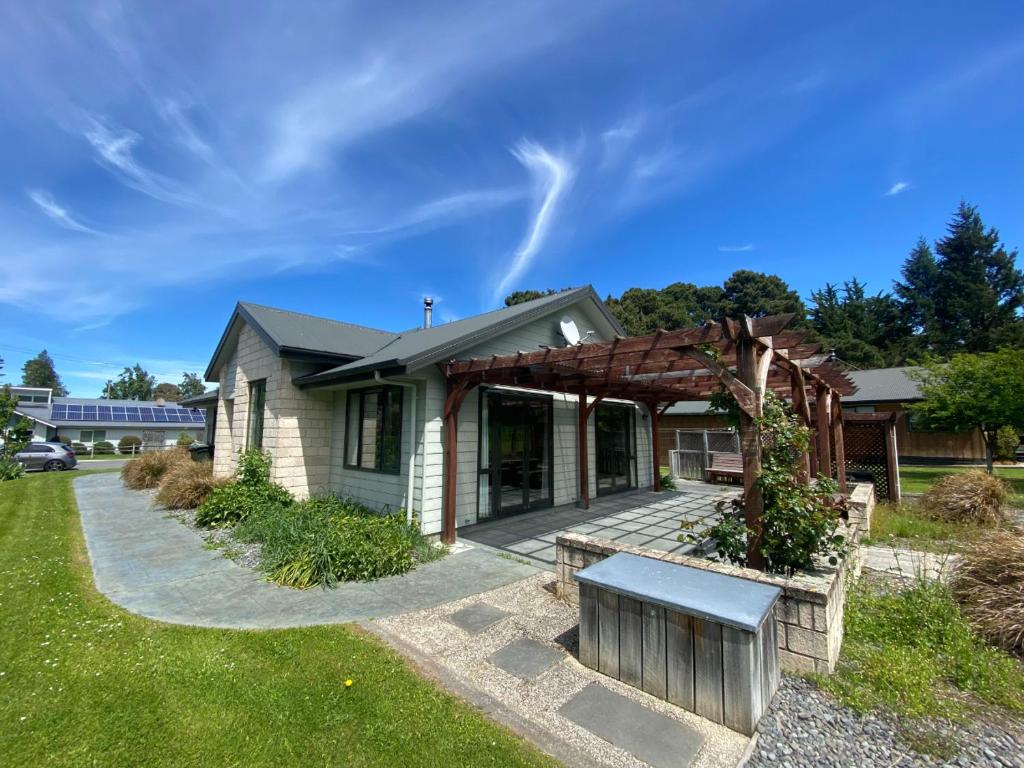 Το κτήριο όπου στεγάζεται  η παραθεριστική κατοικία