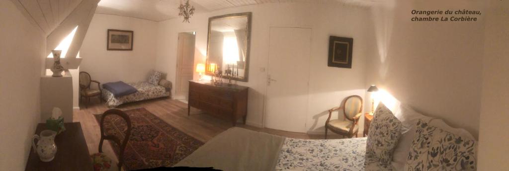 Le Château de BRESSEY & son Orangerie - Comfort Triple Room With Shower