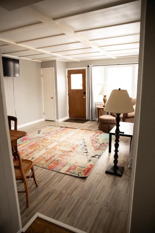 Fotografie z fotogalerie ubytování Rustic 2 Bedroom Boho Apartment v destinaci Laramie