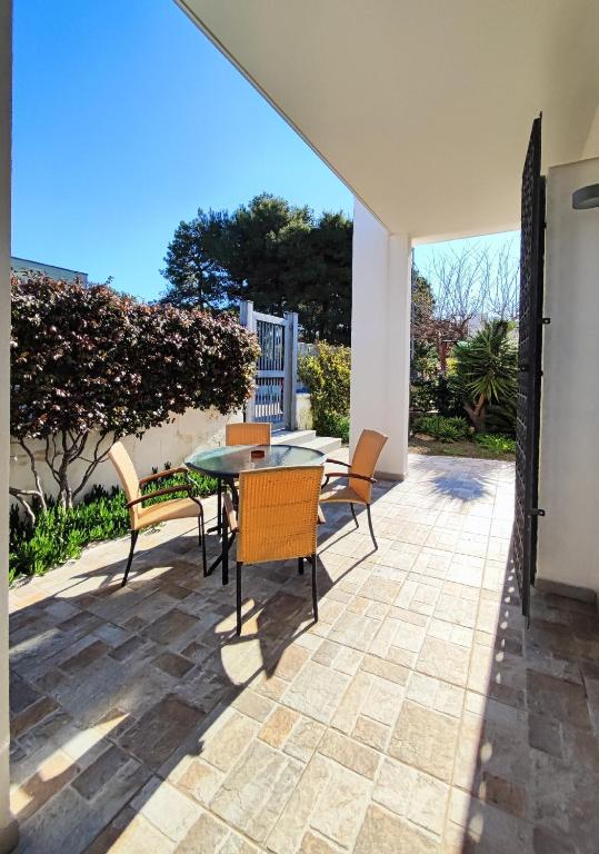 A balcony or terrace at Terra dei Plautii