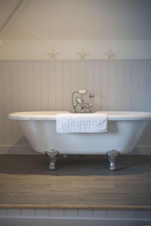 George Hotel, BW Signature Collection - Resim 28