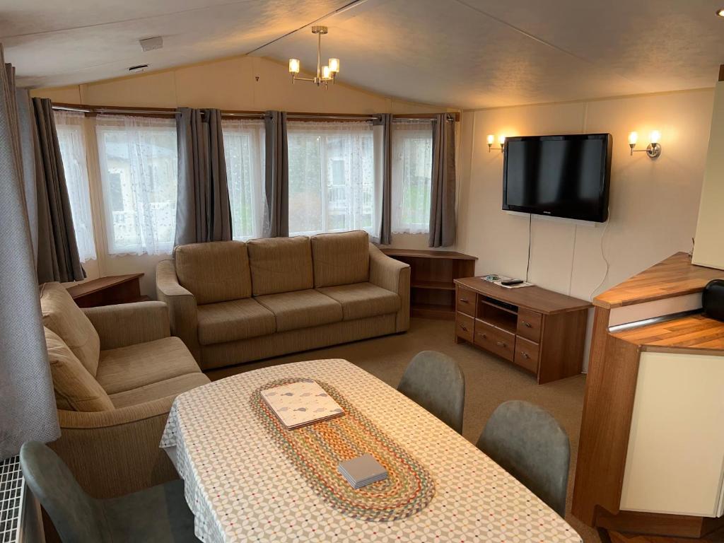3 Bedroom Caravan LG40, Lower Hyde, Shanklin, Isle of Wight