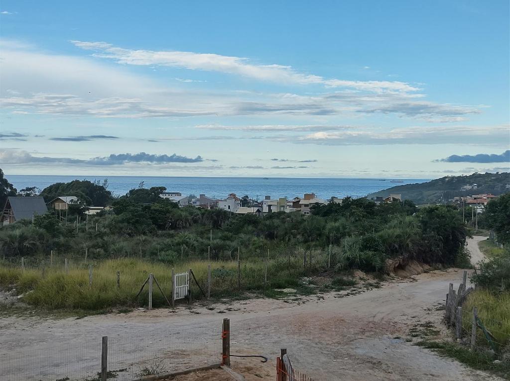 Foto da galeria de Cabana rústica a 900m da Praia da Ribanceira em Imbituba