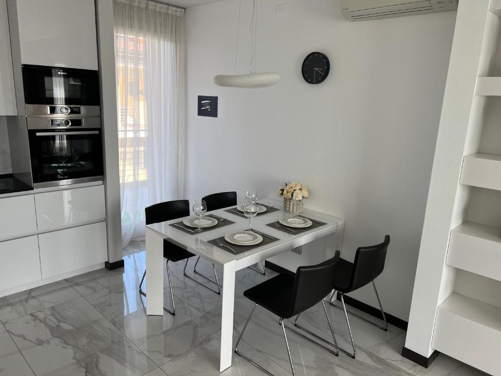 A kitchen or kitchenette at PAGANINI suites and apartments