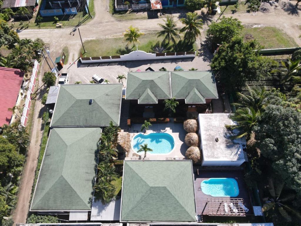 Bazén v ubytování Hotel Playa Caribe nebo v jeho okolí