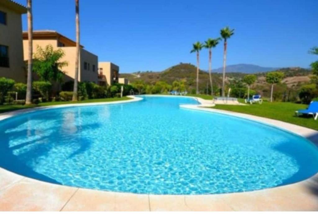 Booking.com: Apartamento La Resina Golf and Country Club Estepona , Estepona,  España . ¡Reserva tu hotel ahora!
