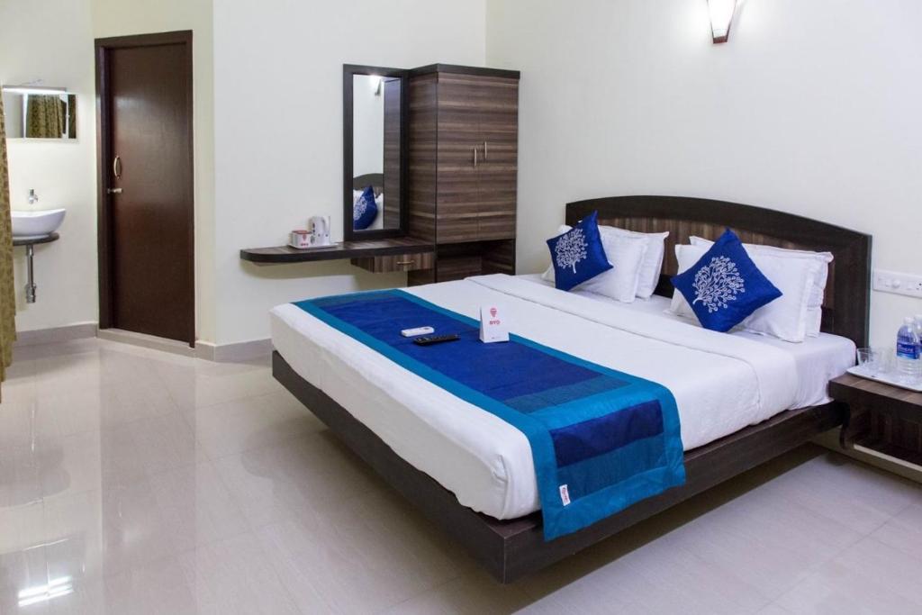 Кровать или кровати в номере HOTEL PRISO