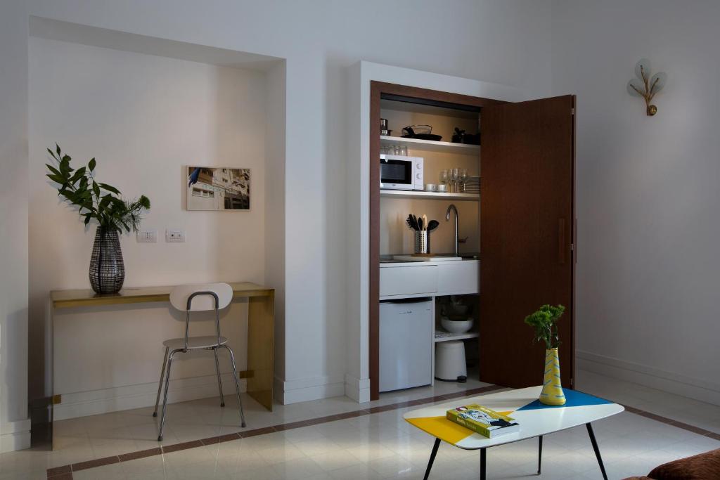 Kuchnia lub aneks kuchenny w obiekcie Corso Novara 5 Design Apartments