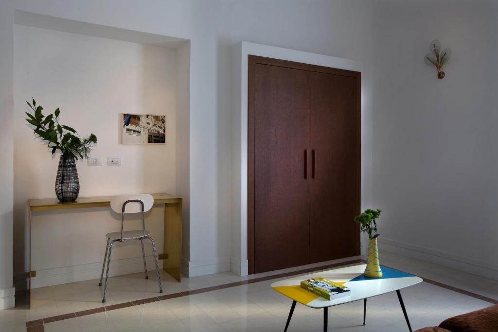 Zdjęcie z galerii obiektu Corso Novara 5 Design Apartments w mieście Neapol