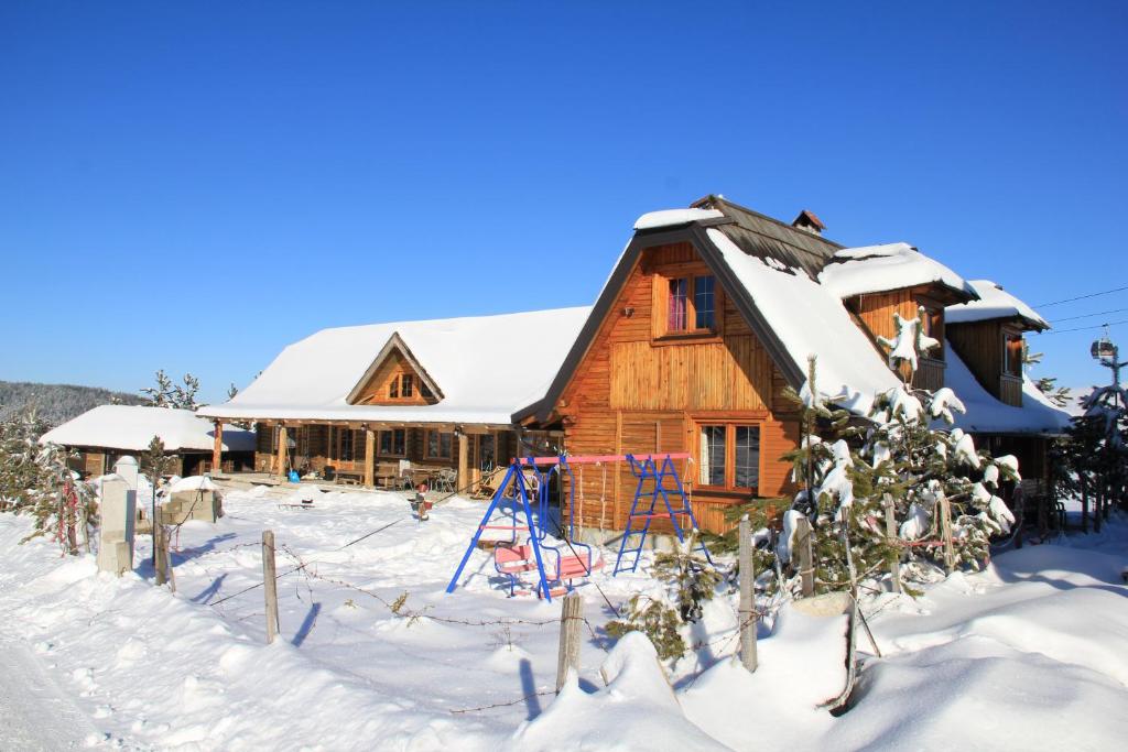 Vila Zlatibor Tornik during the winter