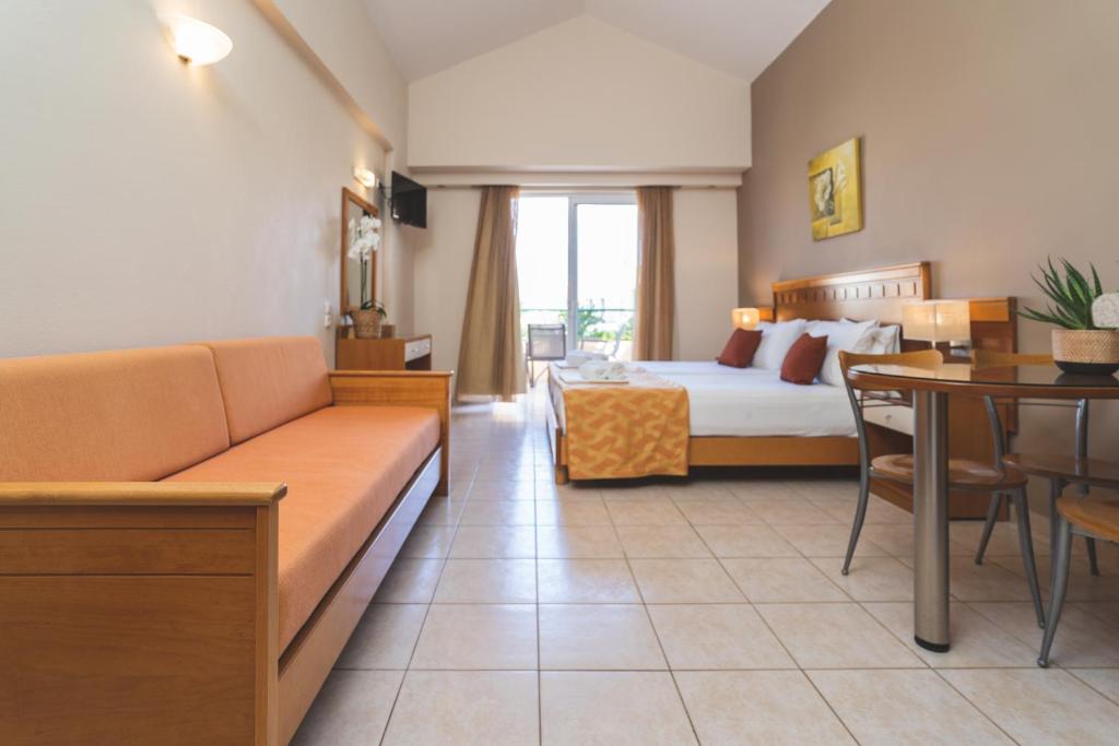 Helios Apartments - 5