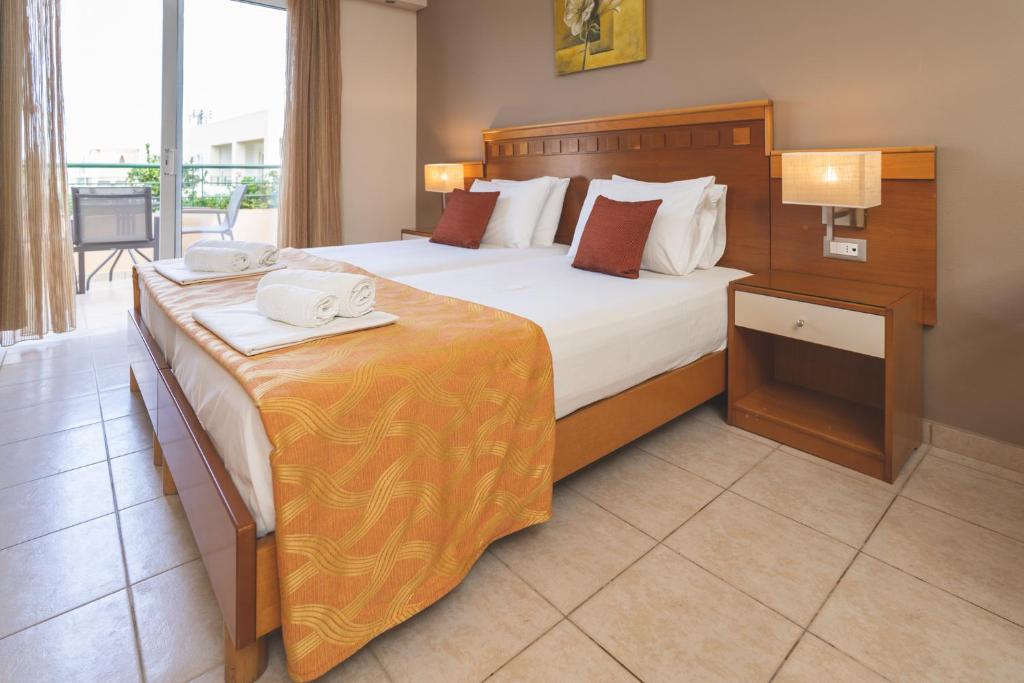 Helios Apartments - 6