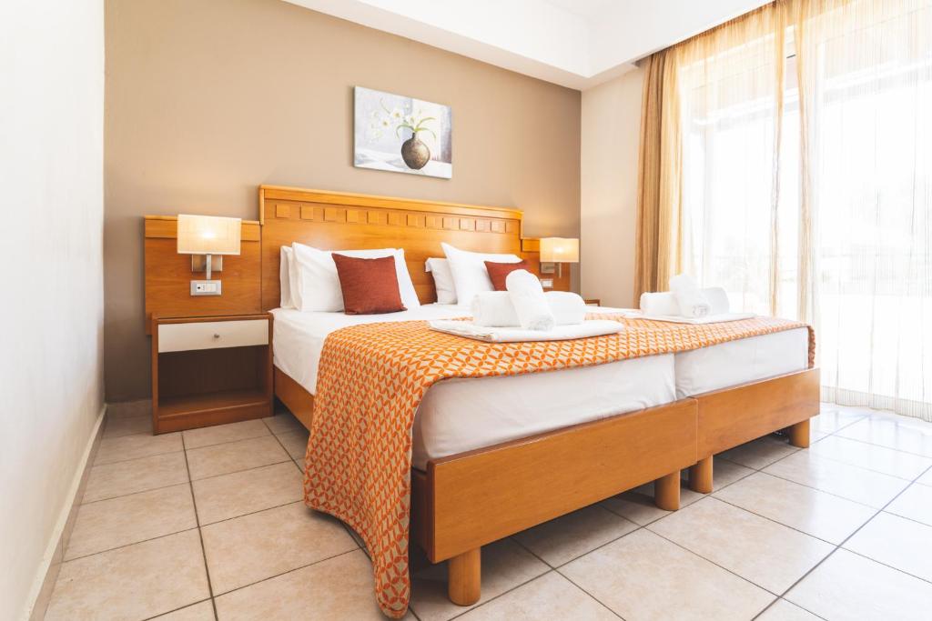 Helios Apartments - 11