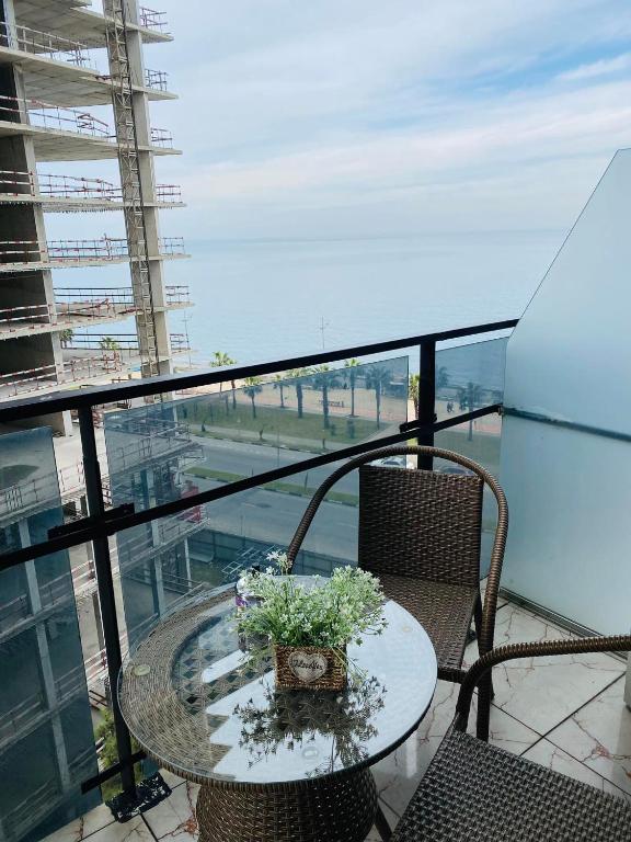 Balkón nebo terasa v ubytování sea view rooms in Batumi