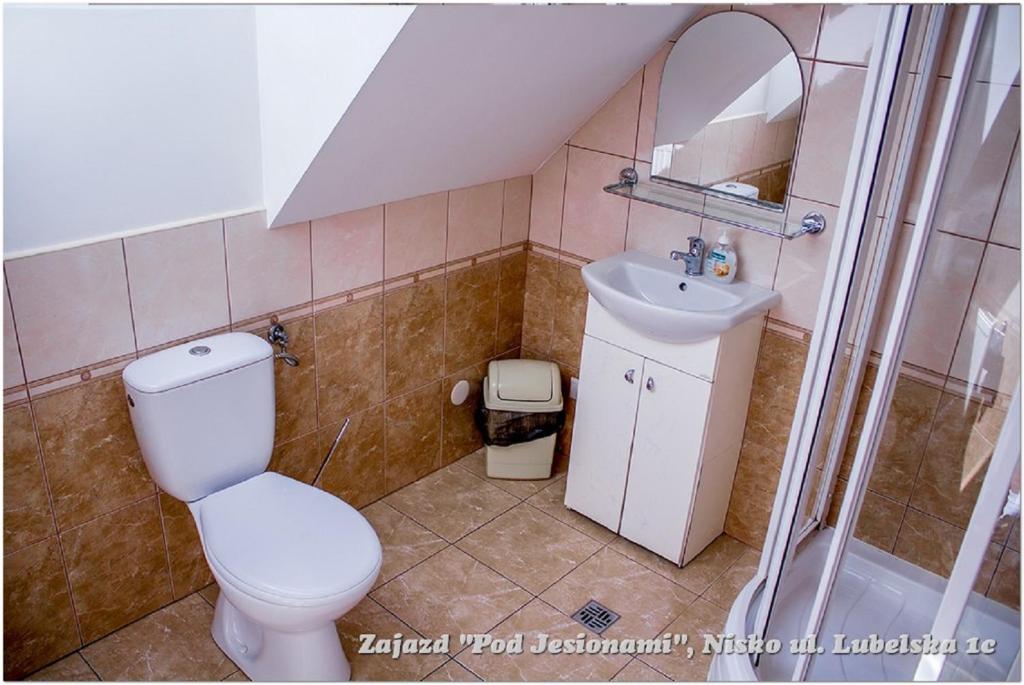 Zajazd Pod Jesionami - Habitación Individual Con Baño Privado