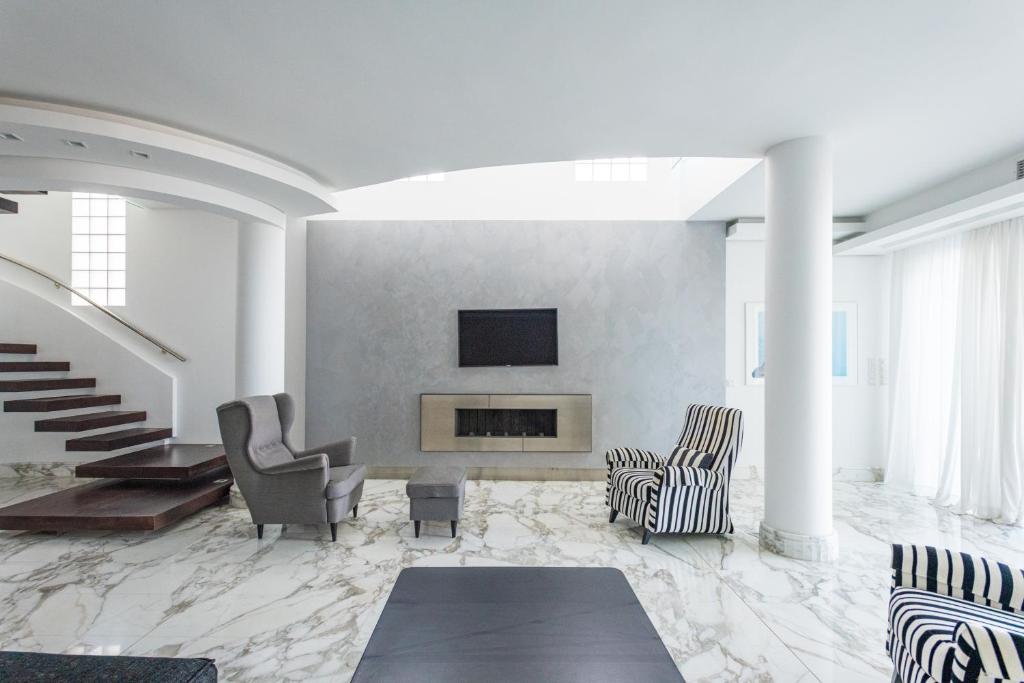 Posedenie v ubytovaní Sapphire Luxury Villa