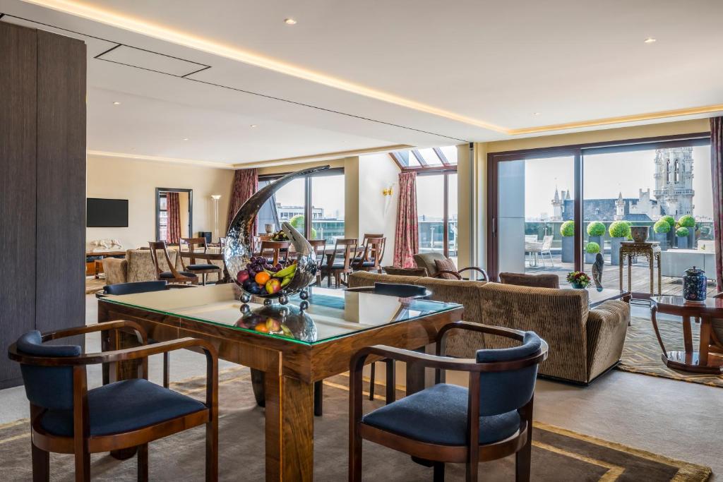 Warwick Grand-Place Brussels - Президентский люкс