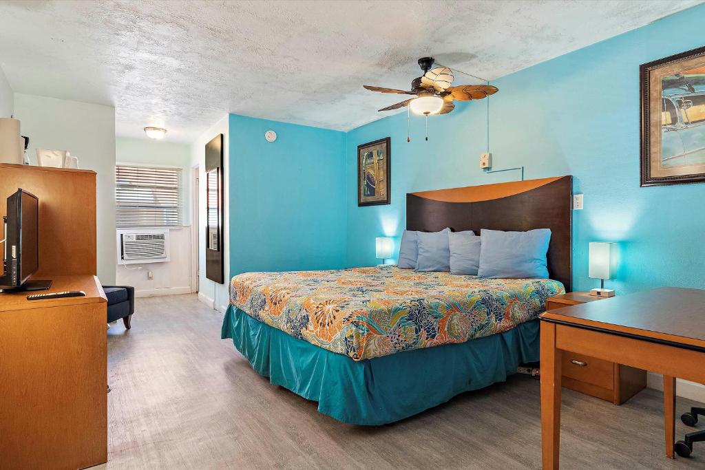 Malibu Resort Motel - Standard King Room