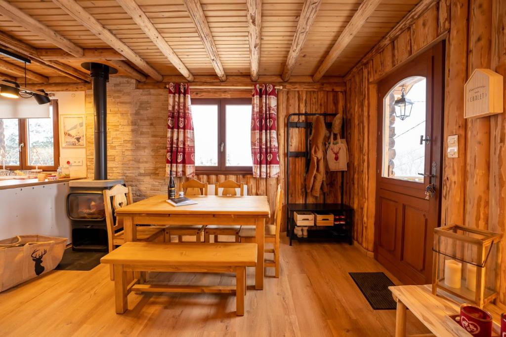 Fotografie z fotogalerie ubytování Le Bois des Neiges Charmant chalet authentique à 5 mn de Gérardmer v destinaci Xonrupt-Longemer