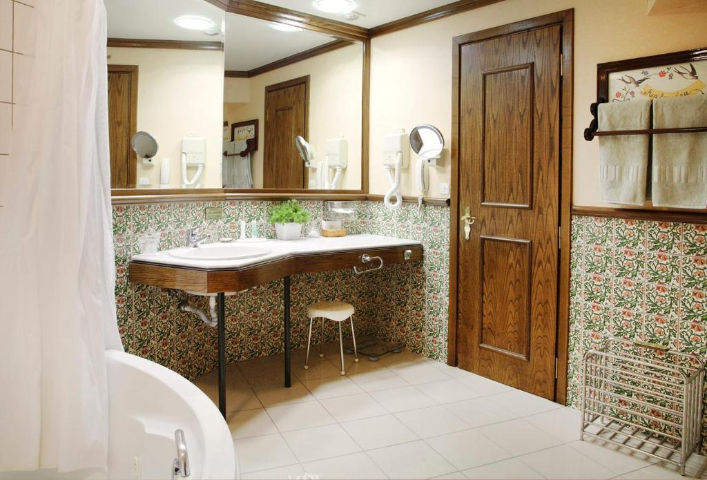 Koupelna v ubytování HOTEL SPA MONTANA
