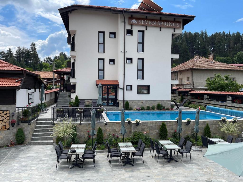 Seven Springs Hotel photo