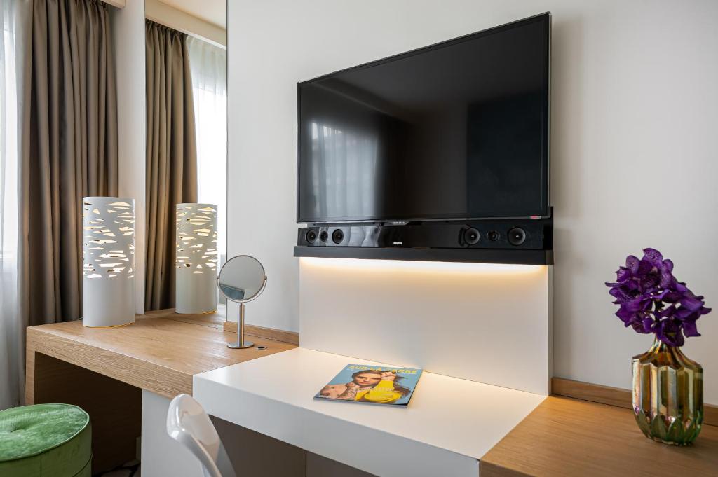 N’vY Manotel - Resim 33