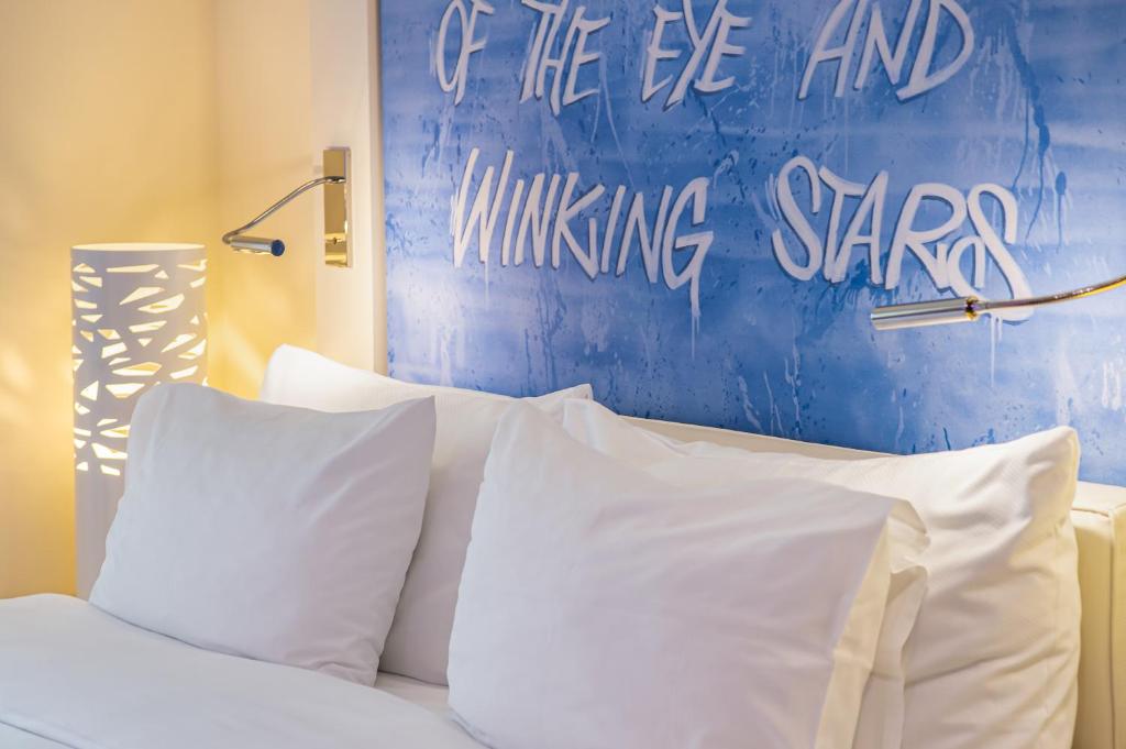 N’vY Manotel - Resim 39