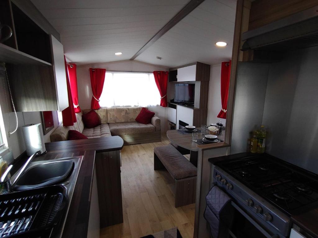 Lovely 2-Bedroom Caravan in Rhyl