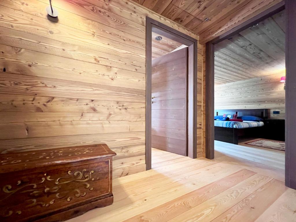 A bed or beds in a room at Chalet La Balma