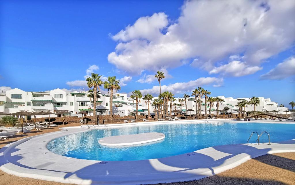 Calypso, apartamento completo con vistas al mar y a la piscina en Costa  Teguise, Costa Teguise – Precios actualizados 2023