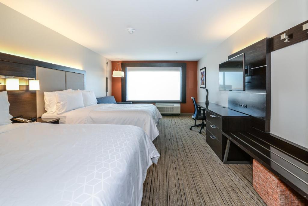 Holiday Inn Express Flint-Campus Area, an IHG Hotel - Habitación Queen Estándar Con Dos Camas Queen