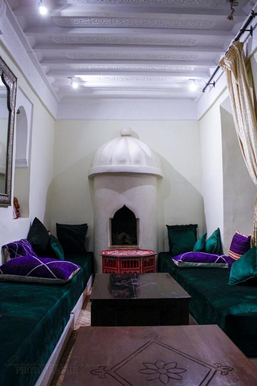 Posezení v ubytování Riad Dar Habiba by Garden Wonders