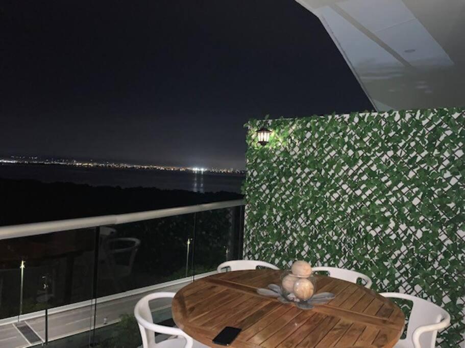 Balkón nebo terasa v ubytování Hermoso apartamento con todas las comodidades acceso directo a la playa Morros Epic sector La Boquilla cumple protocolos de bioseguridad