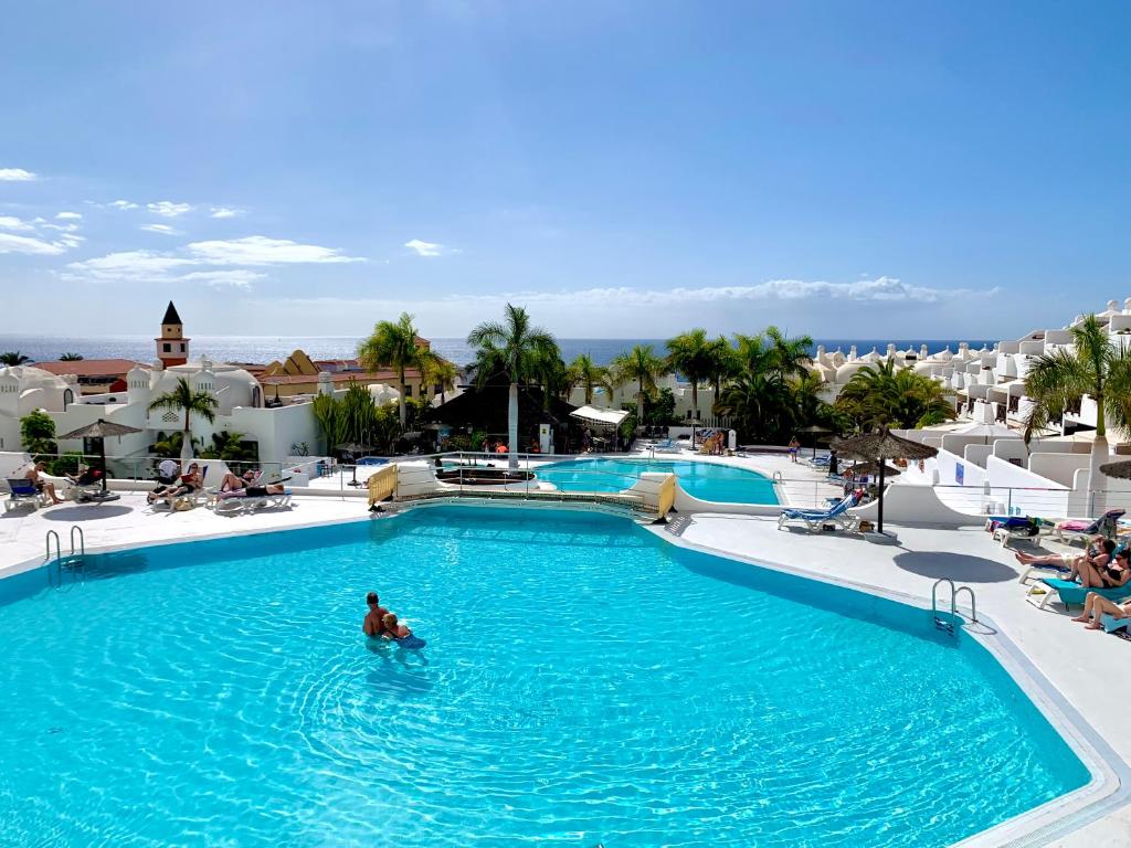 Espacios Blanco Adeje Paradise - Housity