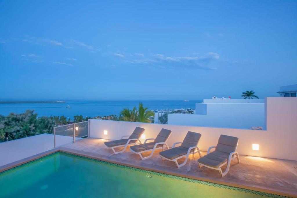 Panoramic Oceanview Home with Private Resortstyle Pool, La Paz