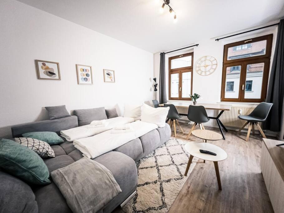⋙ Stilvolle Wohnung mit 2 Schlafzimmern & Balkon ⋘ - Appartamento Con 2 Camere Da Letto