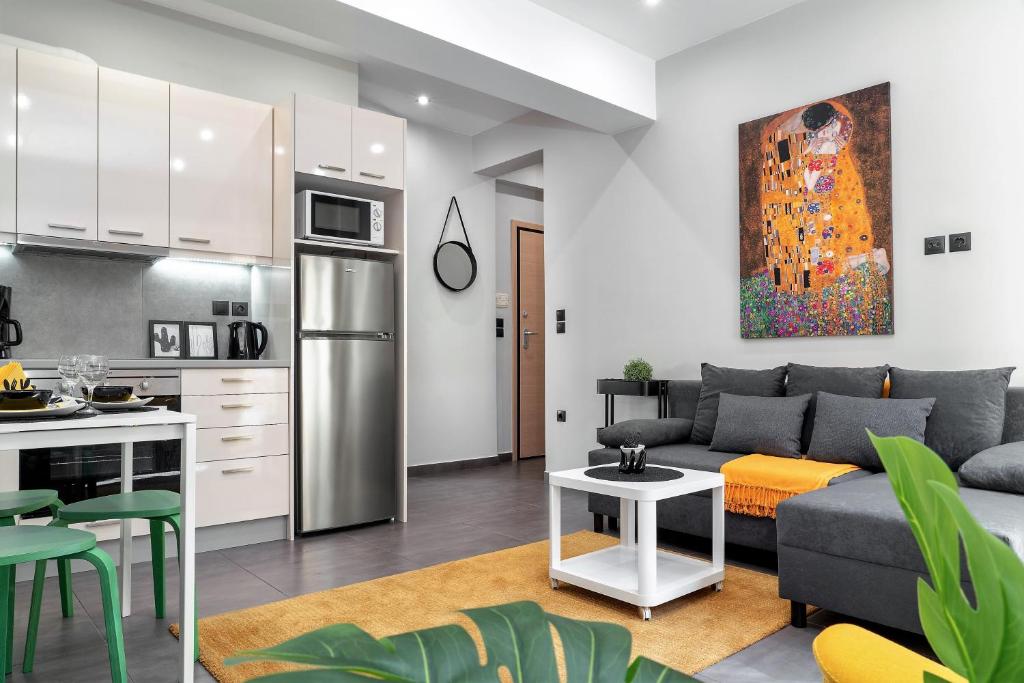 A kitchen or kitchenette at New Apartment in the Heart of Plaka