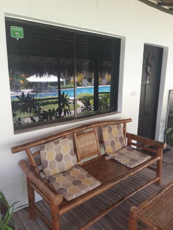Bazén v ubytování Sunset Beach Resort by RF at SanVicentePalawan OPC nebo v jeho okolí