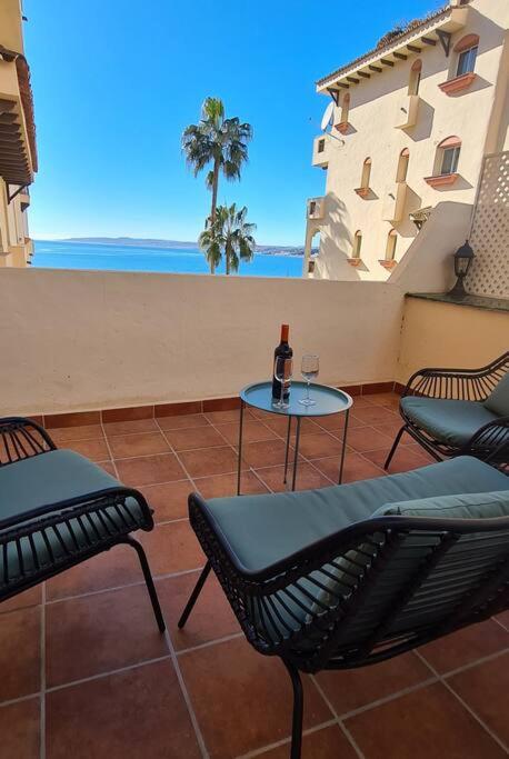 Balkón nebo terasa v ubytování Estepona port beachside apartment - Marina Bay