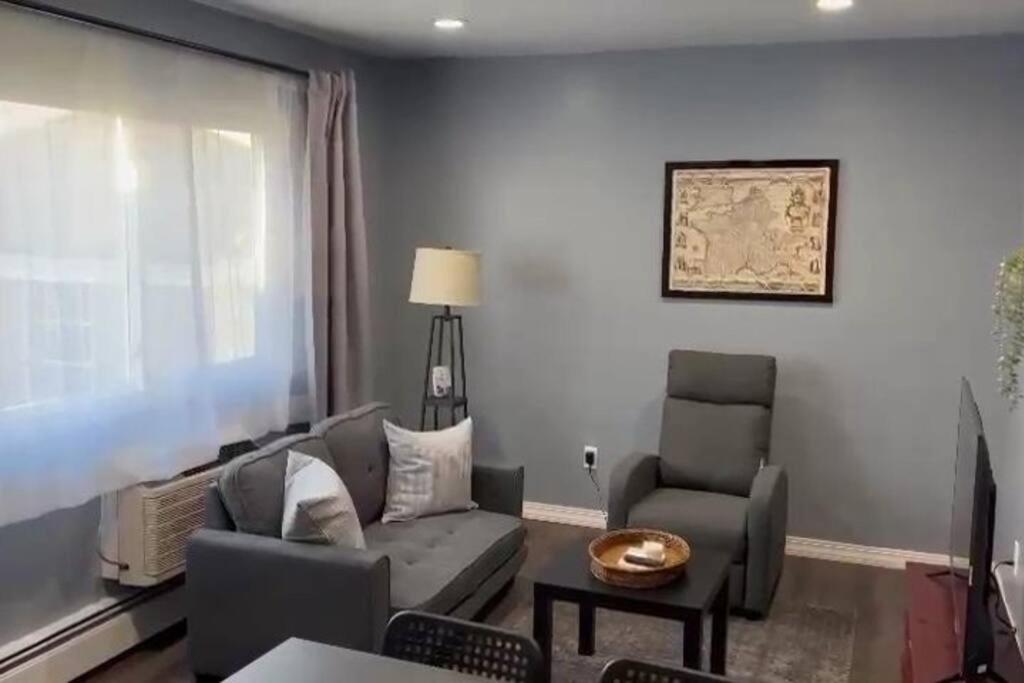 Your cozy comfy rental - Housity