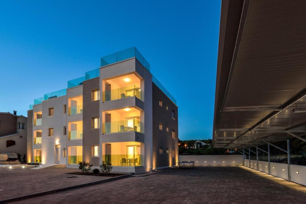Budova, v ktorej sa apartmán nachádza