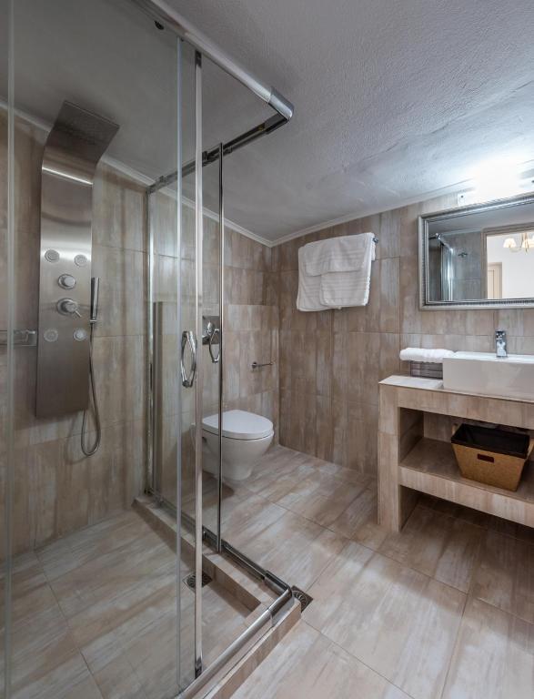 Kúpeľňa v ubytovaní Anemi Suites