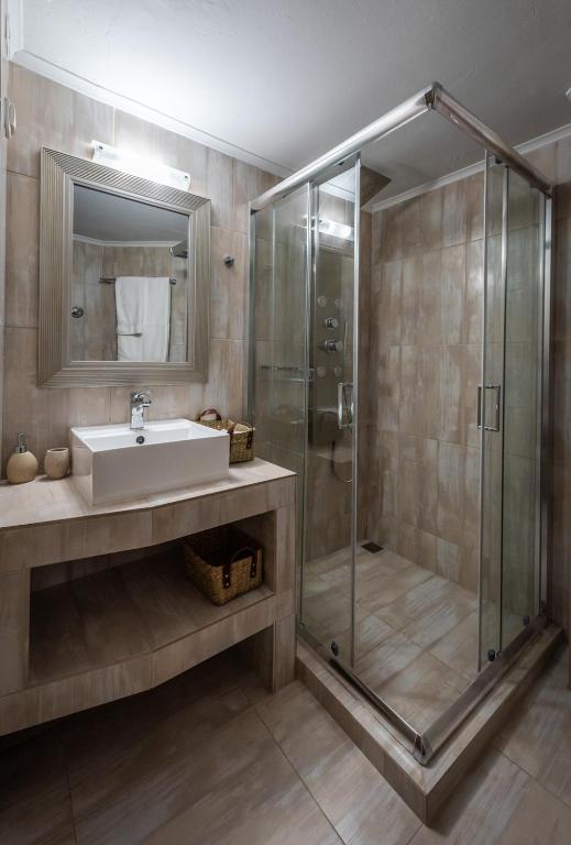 Kúpeľňa v ubytovaní Anemi Suites