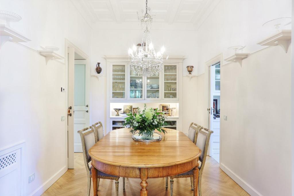 Zdjęcie z galerii obiektu AMORE RENTALS - Villa Sofia w Sorrento