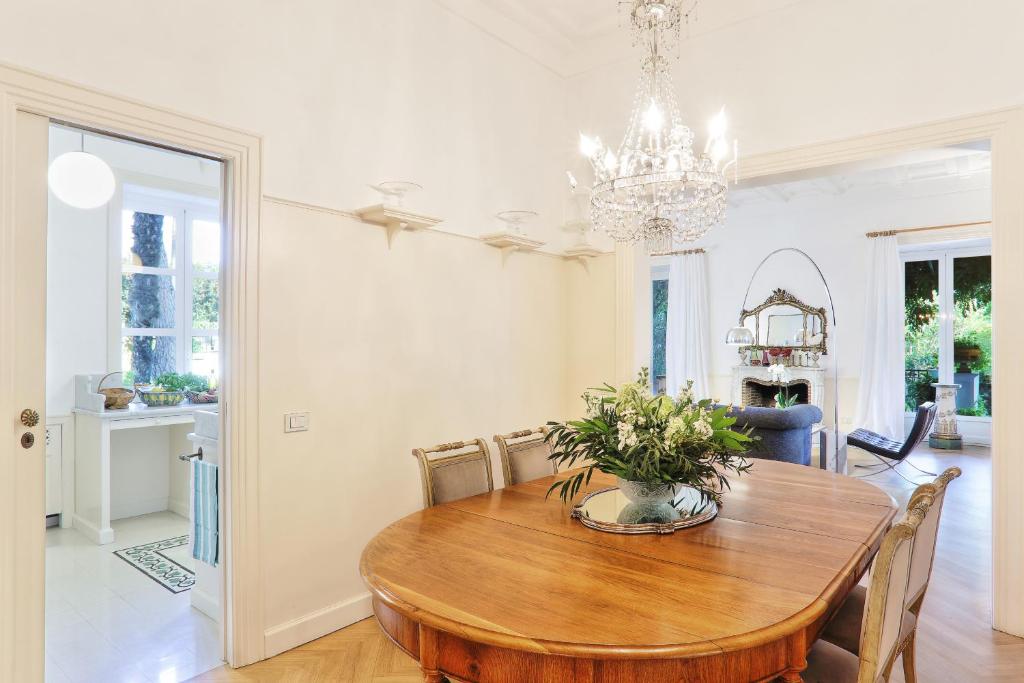 Zdjęcie z galerii obiektu AMORE RENTALS - Villa Sofia w Sorrento