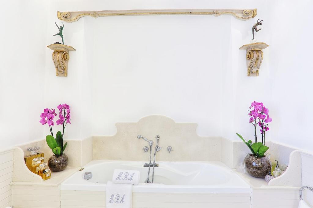 Zdjęcie z galerii obiektu AMORE RENTALS - Villa Sofia w Sorrento