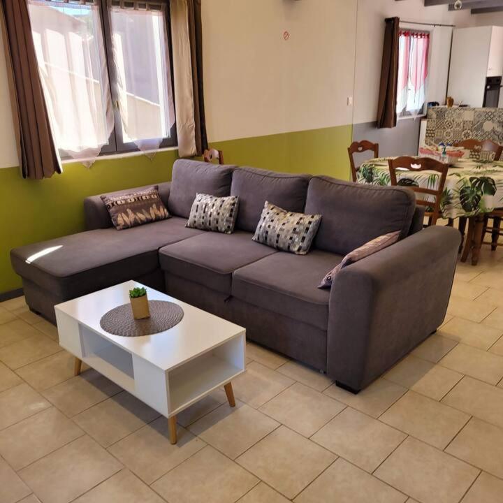 Posezení v ubytování Appartement agréable et spacieux ensoleillé