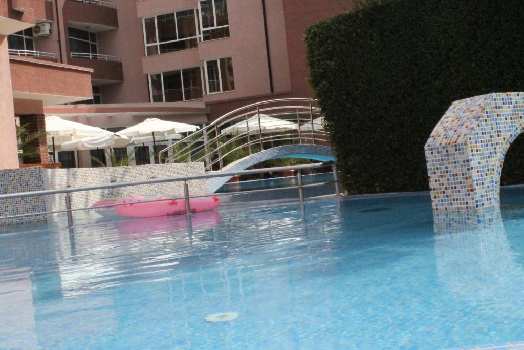 Bazén v ubytování Hotel Opal - All Inclusive nebo v jeho okolí