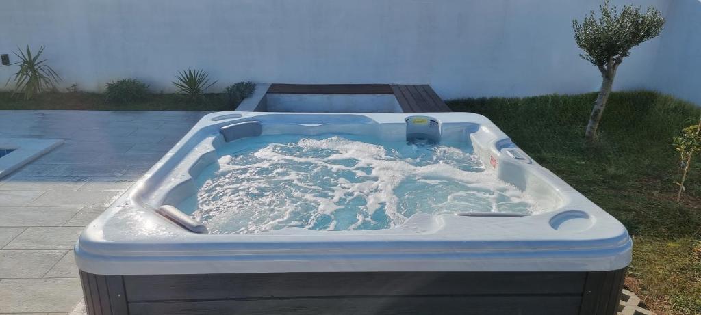 Fotografia z galérie ubytovania Villa Family and Friends private heated pool with jacuzzi v destinácii Zadar