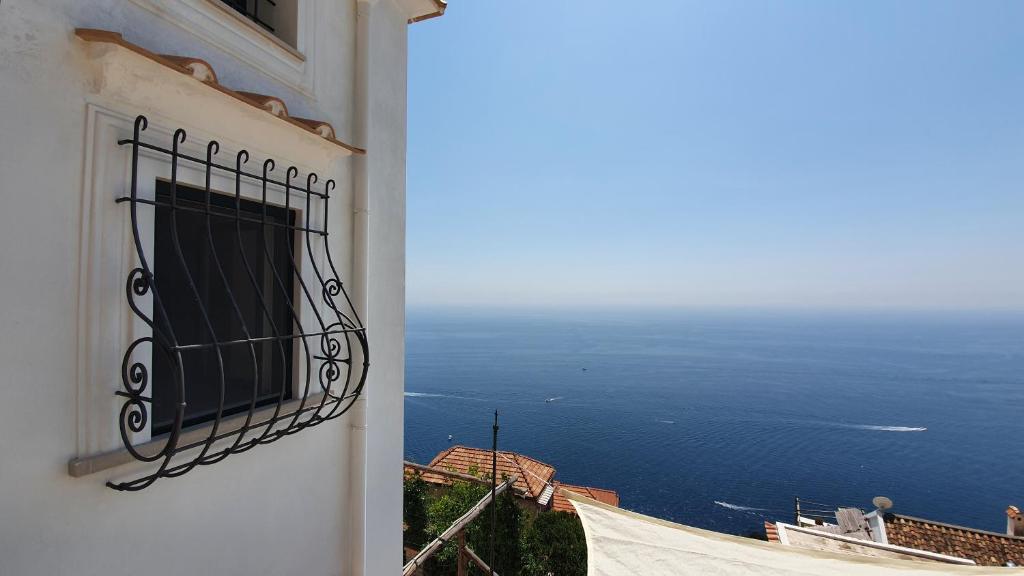 Villa Sunrise. Pool and seaview in Amalfi Coast